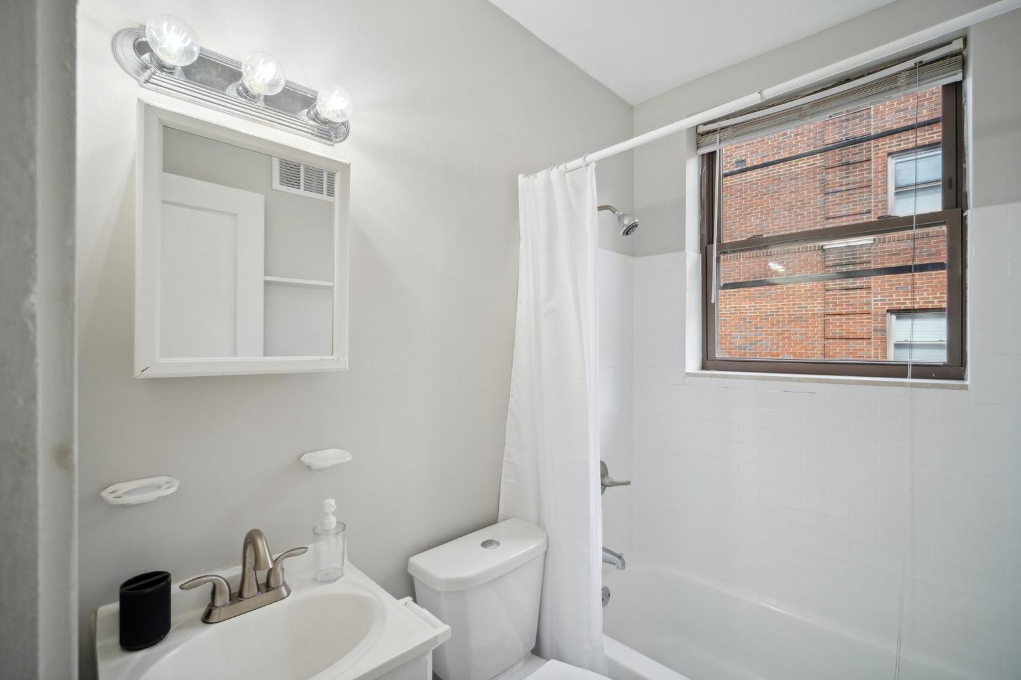 Lennox C302 Peaceful & Perfect Private 1br
